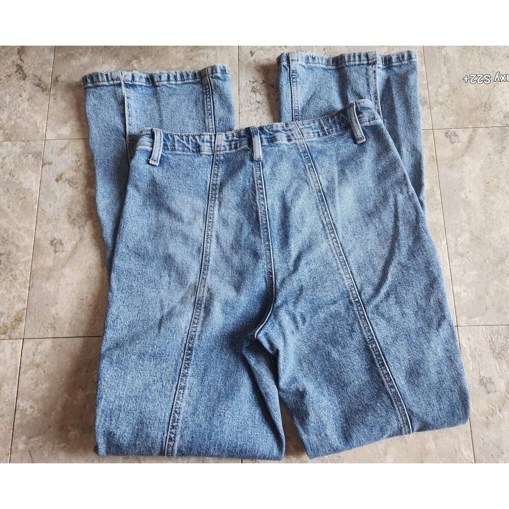 42 Maurices Edgely high rise flare wide leg pieced jeans w/slit light wash - Picture 3 of 7